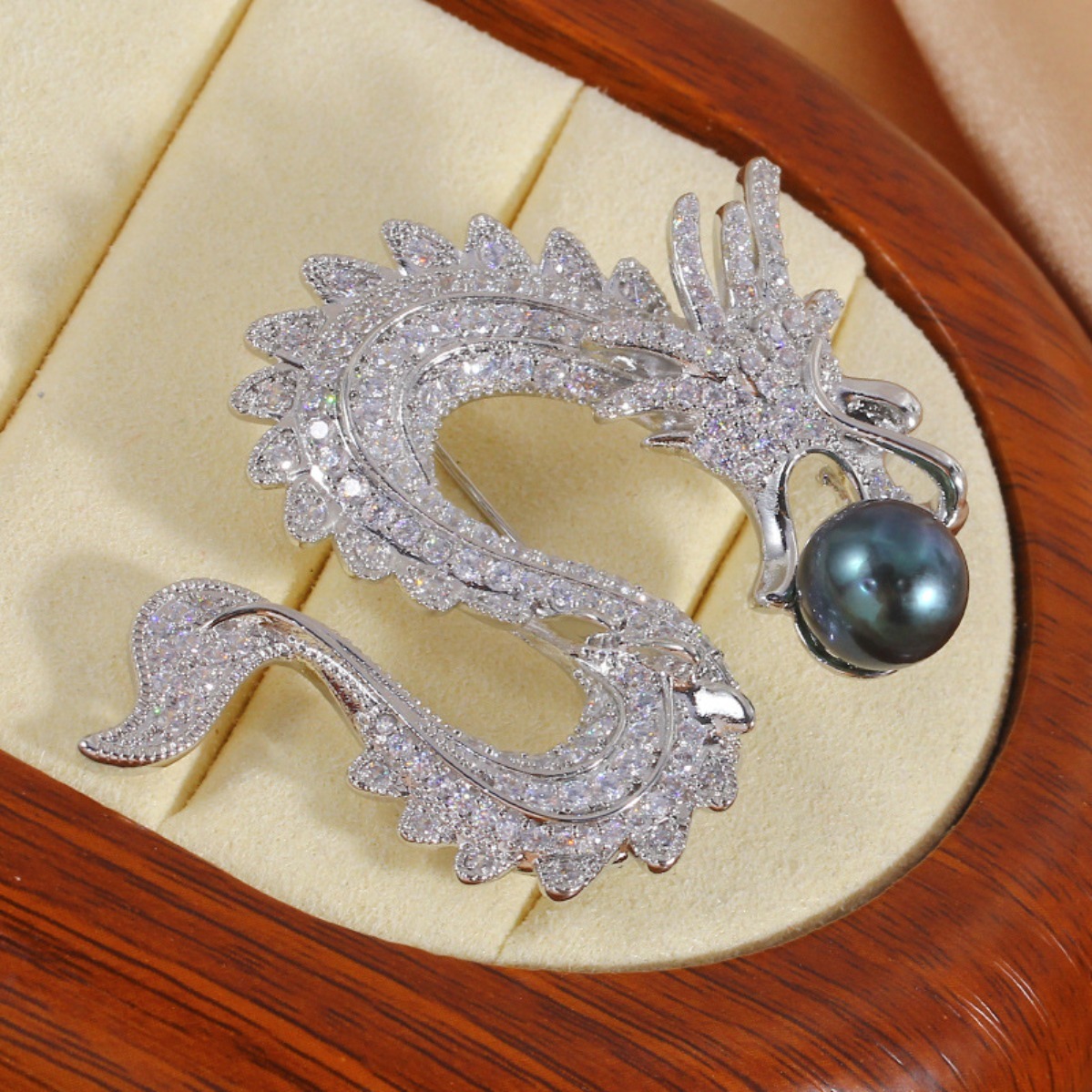 เข็มกลัดลายมังกรราศี ชุบทองเหล - Brooch Pin Gold บทวิจารณ์และราคา