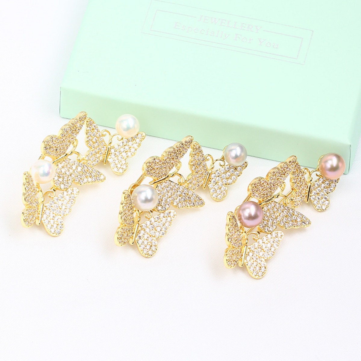 ชุดเข็มกลัดรูปผีเสื้อสามตัว ชุ - Brooch Pin Gold บทวิจารณ์และราคา