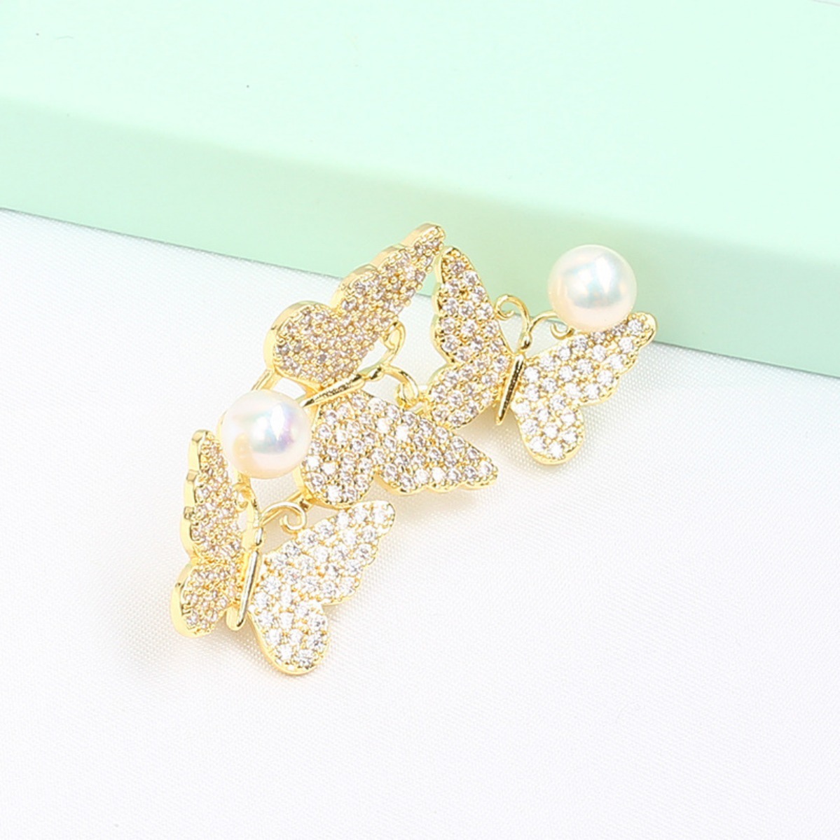 ชุดเข็มกลัดรูปผีเสื้อสามตัว ชุ - Brooch Pin Gold บทวิจารณ์และราคา