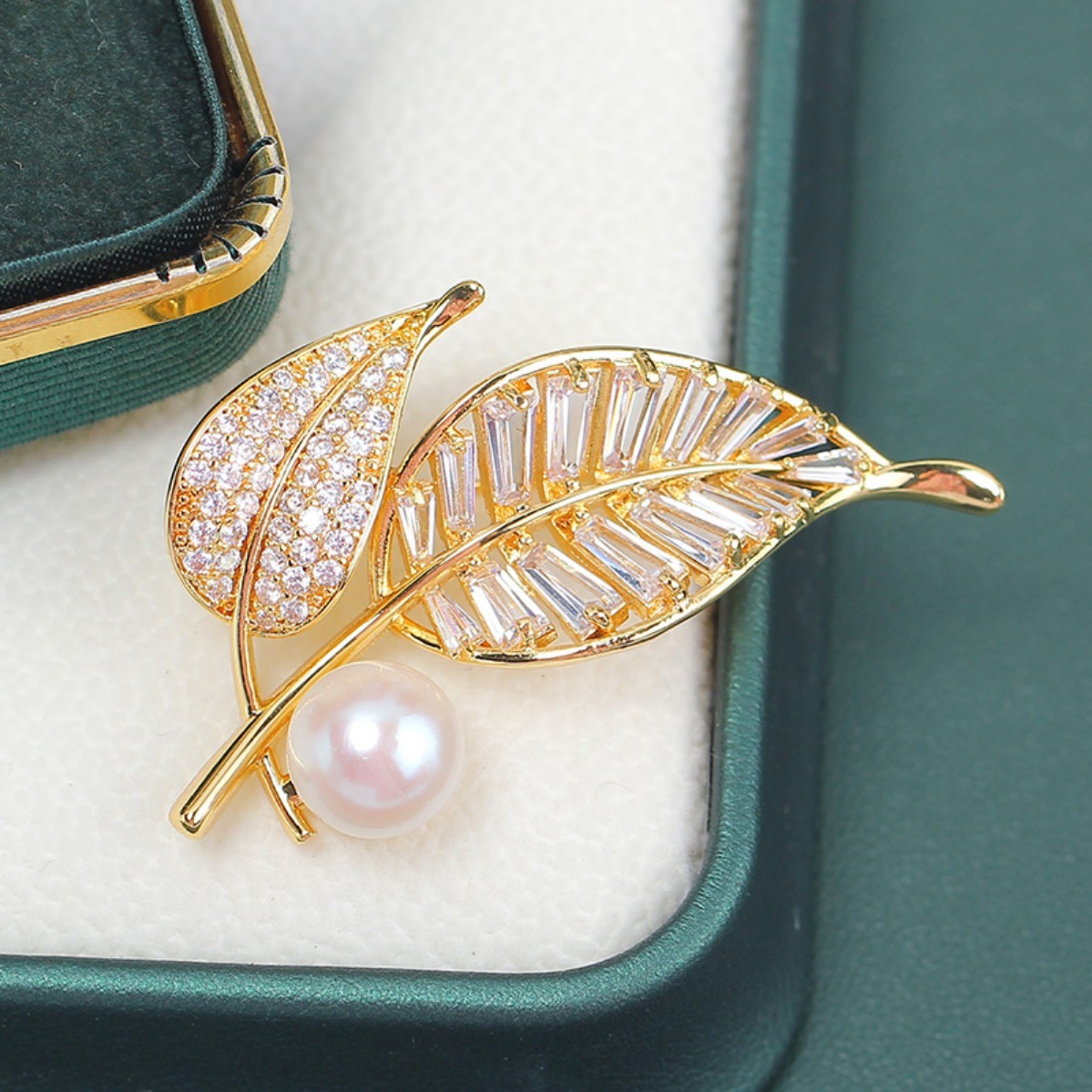 เข็มกลัดเปล่ารูปใบไม้ชุบทองเหล - Brooch Pin Gold บทวิจารณ์และราคา