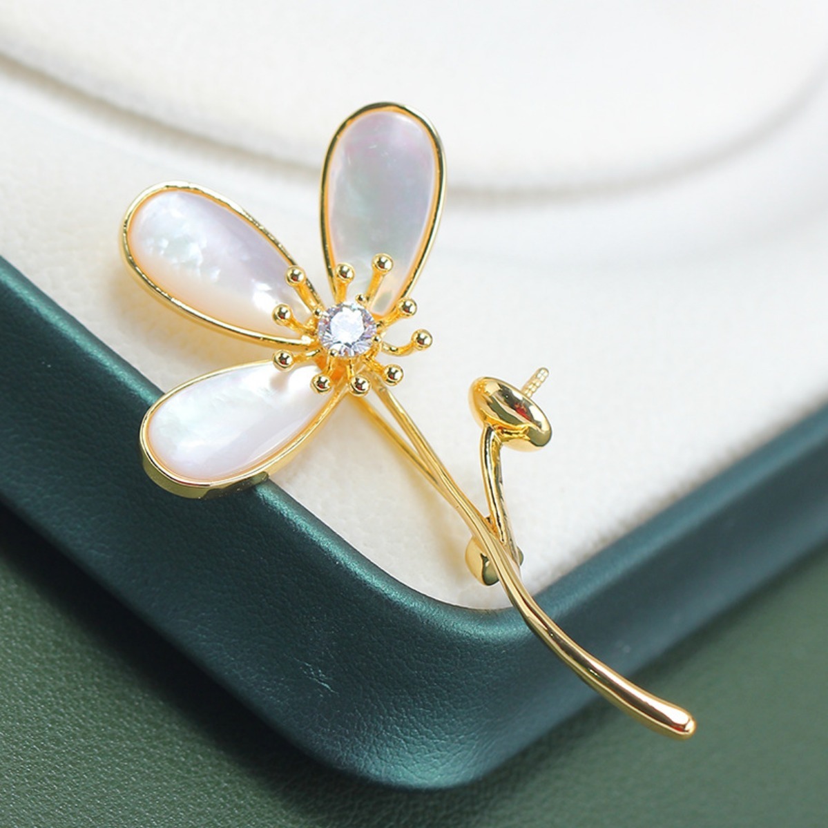 เข็มกลัดดอกไม้ 3 กลีบ ชุบทองเห - Brooch Pin Gold บทวิจารณ์และราคา