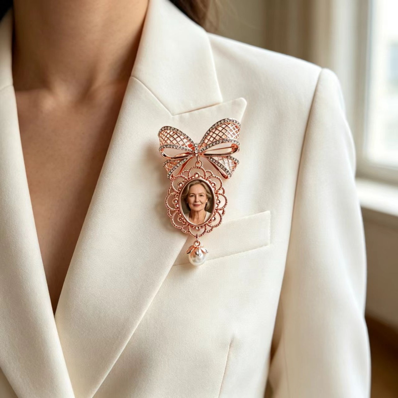 เข็มกลัดรูปโบว์ประดับภาพถ่ายตา - Brooch Pin Gold บทวิจารณ์และราคา