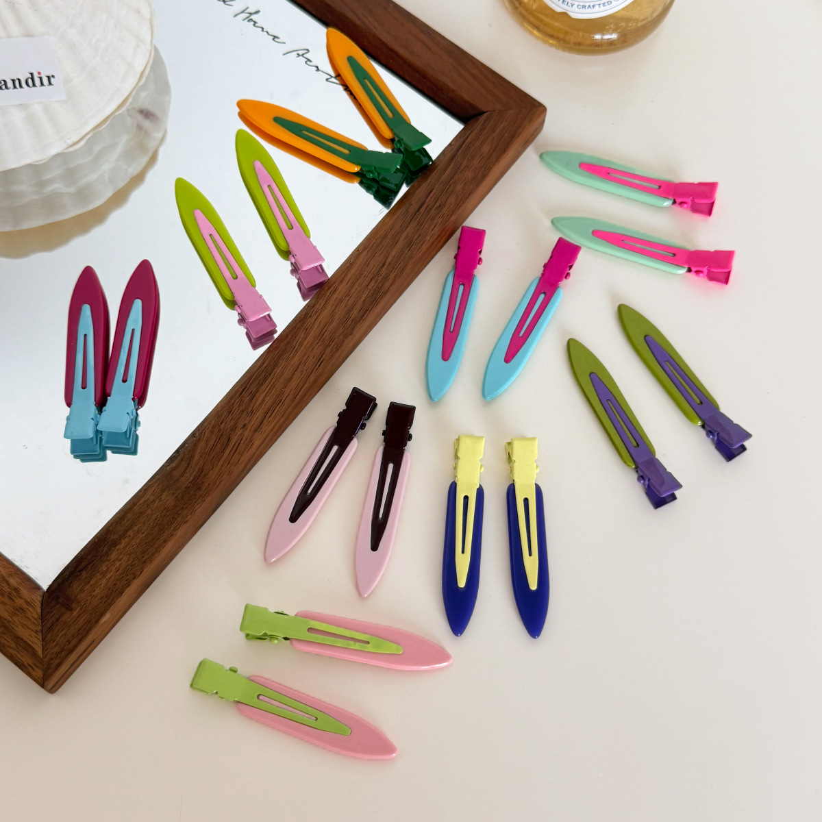 กิ๊บติดผมไร้รอยต่อ จับคู่สีได้ - Women Accessories Online บทวิจารณ์และราคา