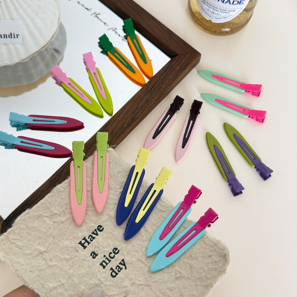 กิ๊บติดผมไร้รอยต่อ จับคู่สีได้ - Women Accessories Online บทวิจารณ์และราคา